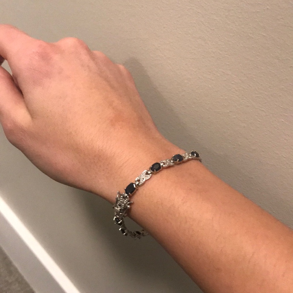 Silver and onyx bracelet